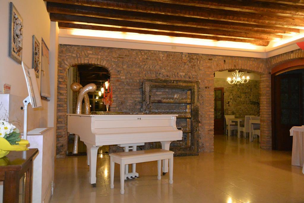 Hotel & Wellness Antico Borgo Torricella San Vito al Tagliamento Exterior photo