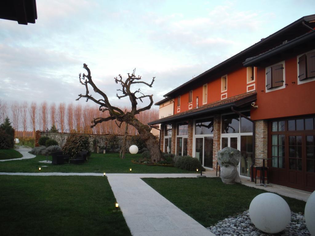 Hotel & Wellness Antico Borgo Torricella San Vito al Tagliamento Exterior photo