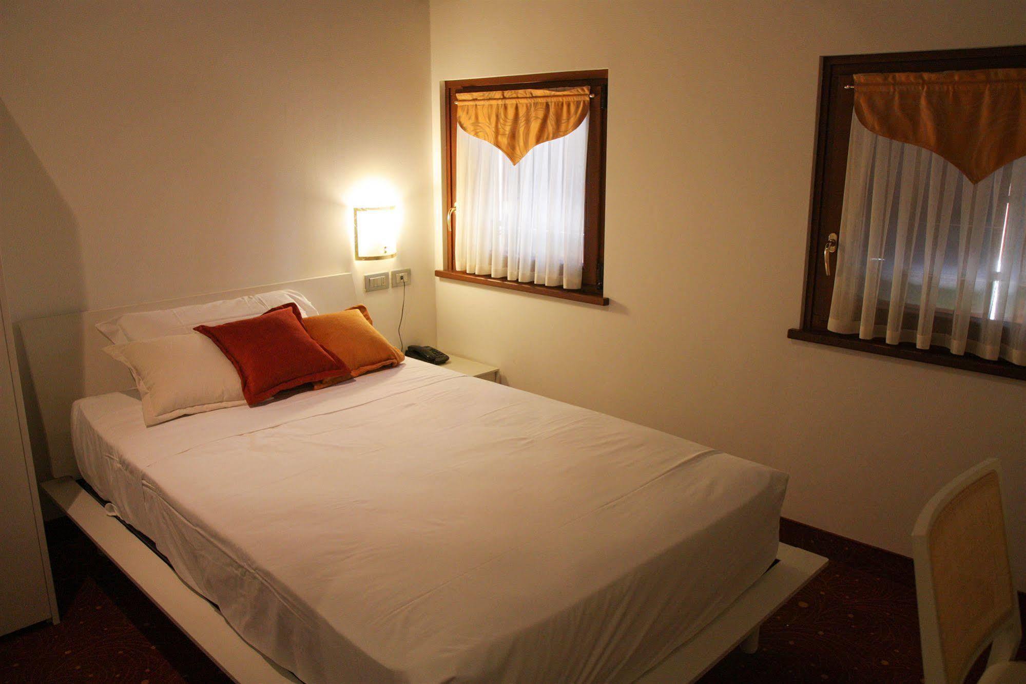 Hotel & Wellness Antico Borgo Torricella San Vito al Tagliamento Exterior photo